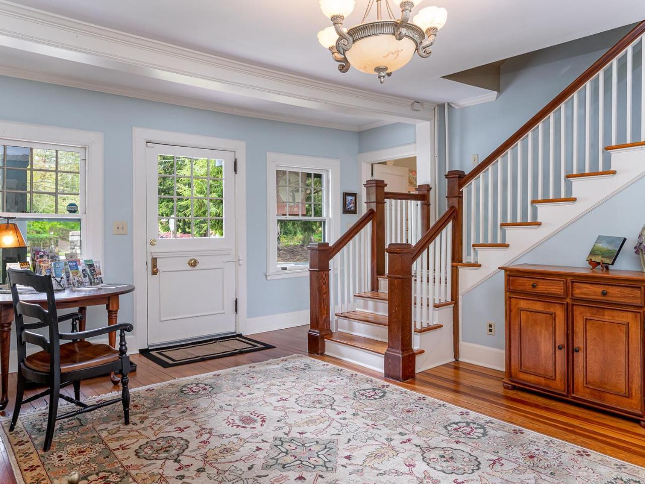 Pinecrest Bed & Breakfast Asheville Exterior photo